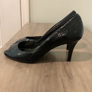 Fioni Black Peep toe Heels Sz 7